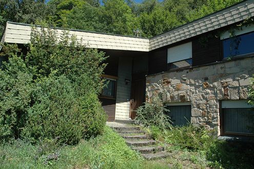 Einfamilienhaus mit Einliegerwohnung in Holzelfingen